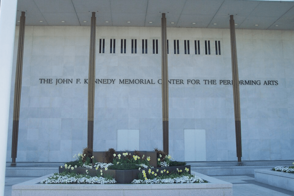 https://commons.wikimedia.org/wiki/File:JFKMPCA.jpg